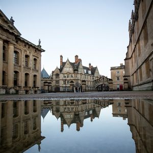 UNIVERSITY IN OXFORD - UK