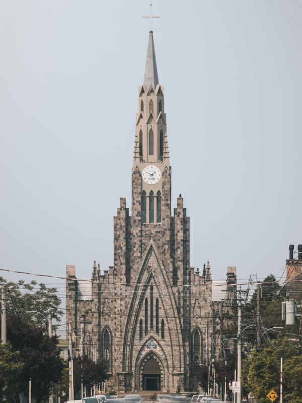 A CATEDRAL DE PEDRA