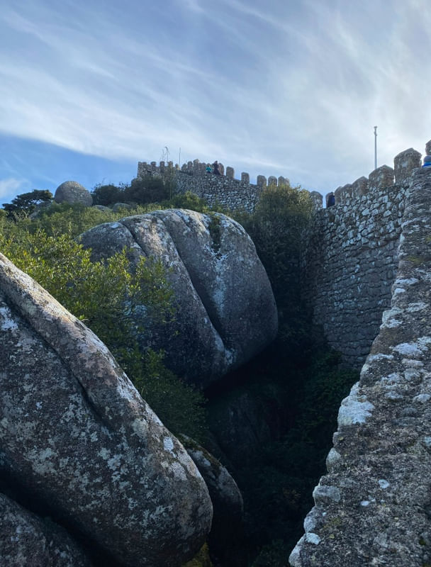 PEDRAS NO CASTELO