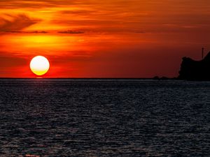 NASCER DO SOL NO OCEANO ÍNDICO