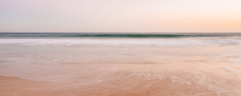 MAR EM MOVIMENTO 14 - AREIA MAR E CÉU MINIMALISTA