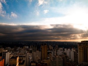 SERÁ QUE CHOVE?