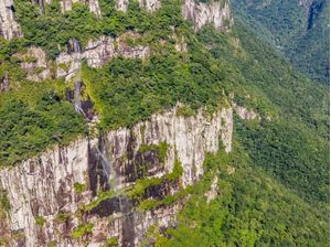 CACHOEIRA NO CÂNION FORTALEZA 2
