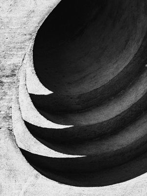 ARQUITETURA ABSTRATA EM PRETO E BRANCO - 2