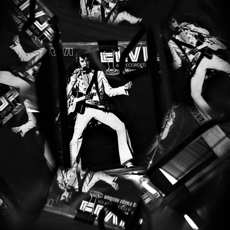 ELVIS NA CAPA POR D.DITSCHEINER