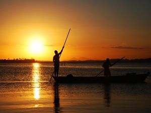 PESCADORES, LUZ E SOMBRAS