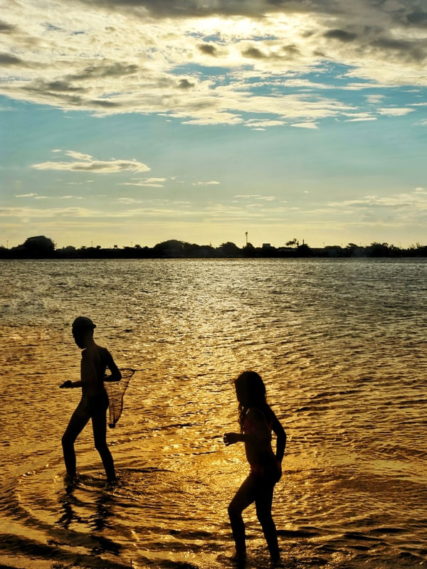 BRINCADEIRA AO PÔR DO SOL