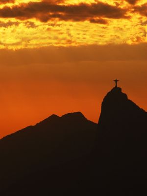 VERÃO CARIOCA, SOL E TEMPESTADE