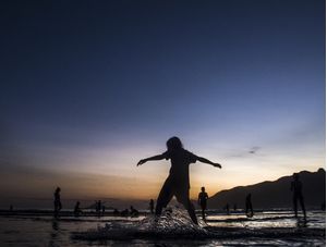 SURFISTA DE PRAIA RASA
