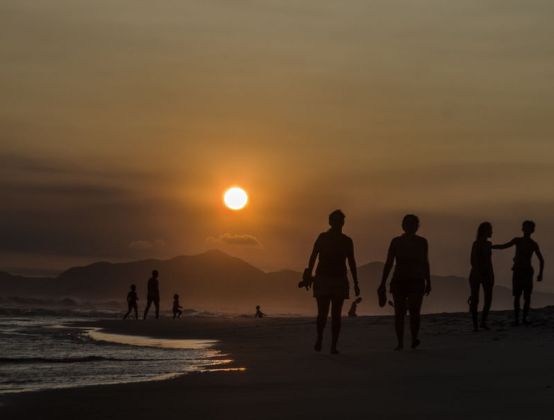 CAMINHADA DE PRAIA