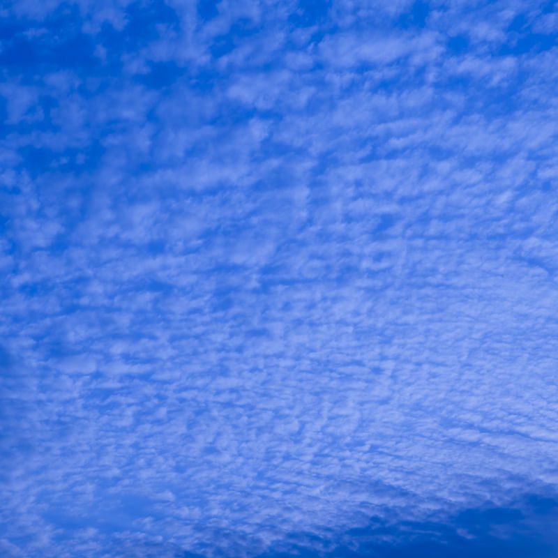 SOBRE CEU E NUVENS ABSTRATAS