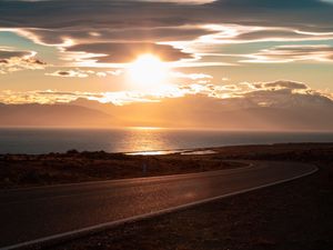 ESTRADA PARA O PÔR DO SOL
