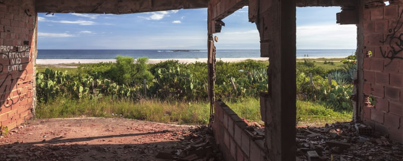 DE FRENTE PARA O MAR