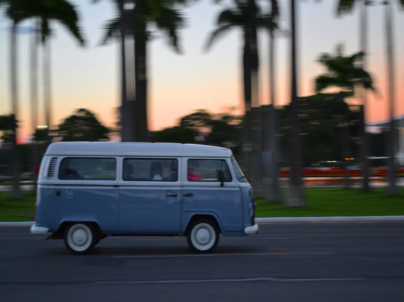 KOMBI EM MOVIMENTO