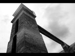 MONUMENTO ALTO