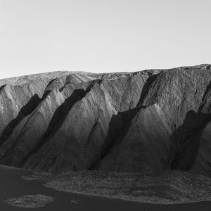 MONOCHROMATIC DESERT 2