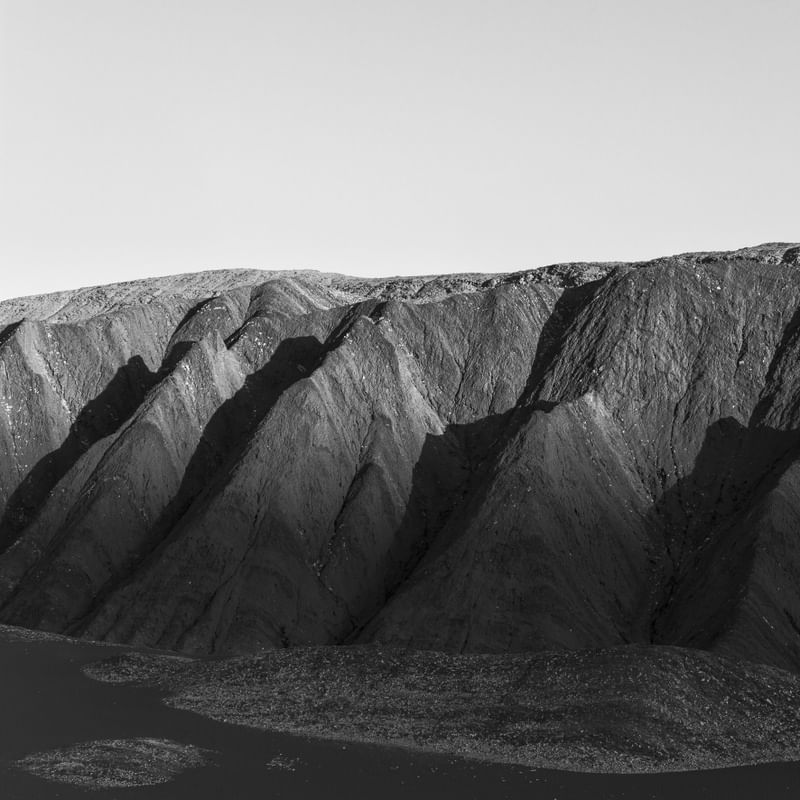 MONOCHROMATIC DESERT 2