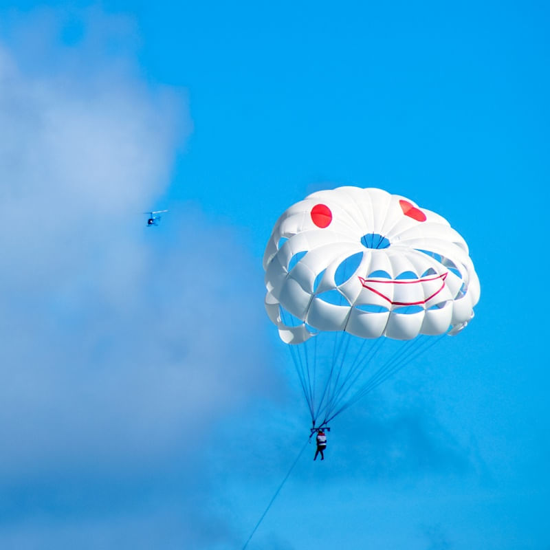 PARASAIL E HELICÓPTERO