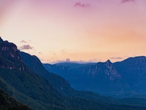 AS LINDAS MONTANHAS NA SERRA DO CORVO BRANCO