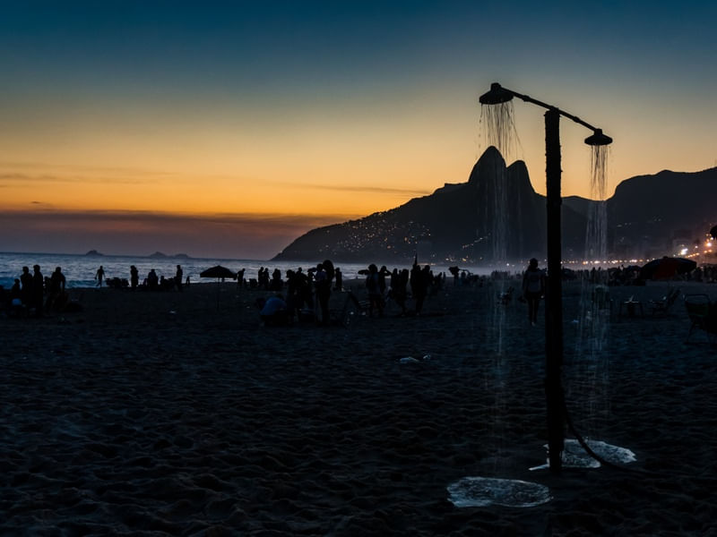 DOIS IRMÃOS TOMANDO BANHO 1