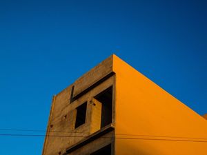CASA DEITADA