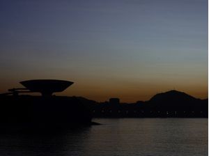 O AMANHECER, O MAR E O MAC