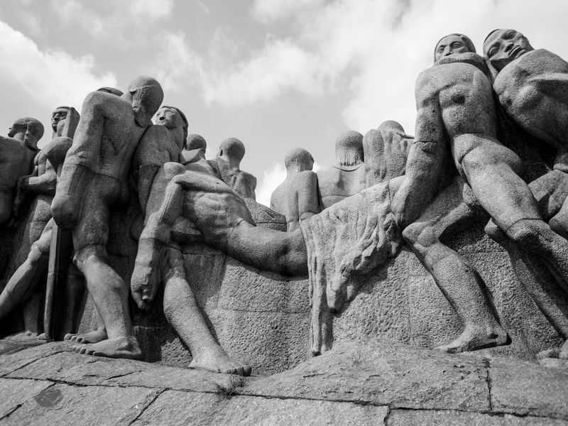 MONUMENTO ÀS BANDEIRAS 1