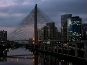 PONTE ESTAIADA - ANOITECER