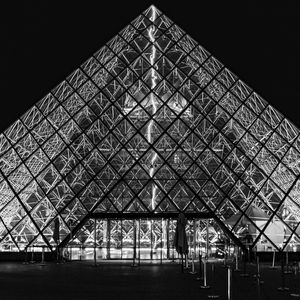 LOUVRE BY NIGHT