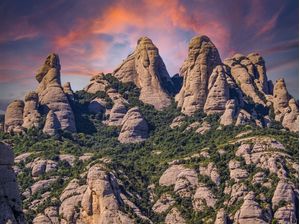 MONTANHAS EM MONT SERRAT