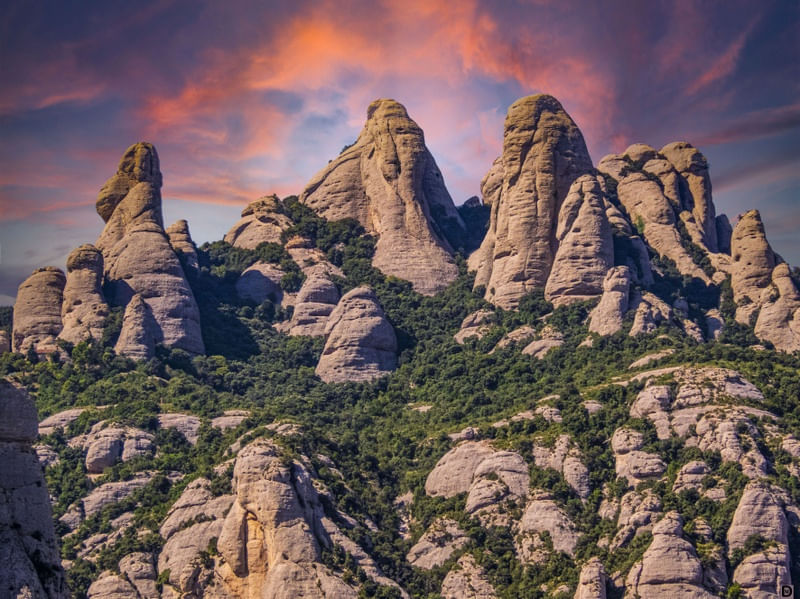 MONTANHAS EM MONT SERRAT