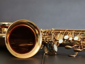 SAXOFONE DOURADO