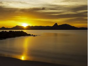 PRAIA DO FLAMENGO NO NASCER DO SOL - RAPHAEL NEVES