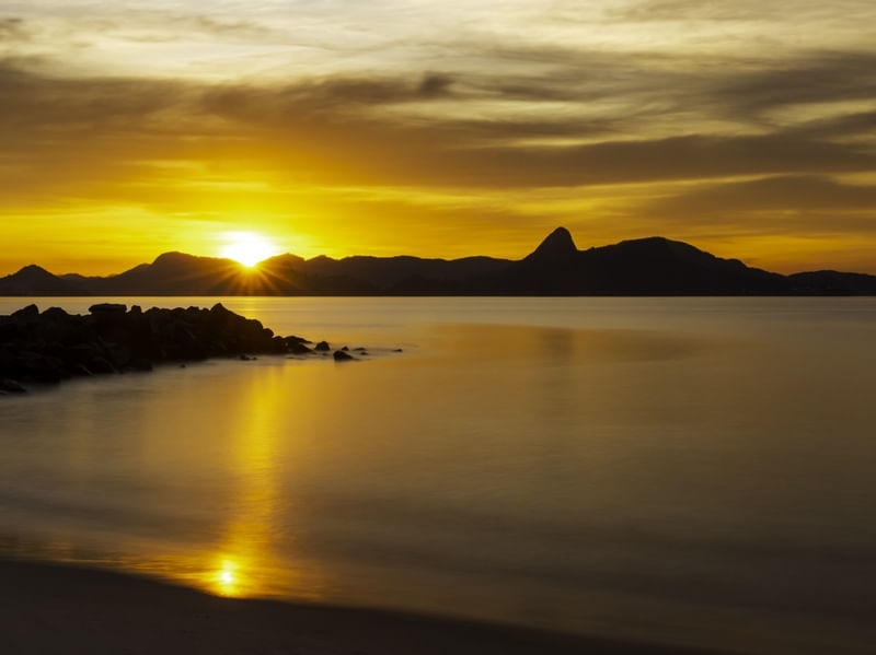 PRAIA DO FLAMENGO NO NASCER DO SOL - RAPHAEL NEVES