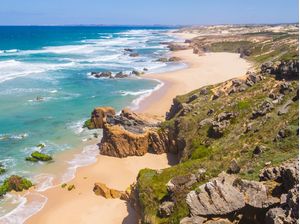 FALÉSIAS E PRAIA DE ÁGUAS AZUIS