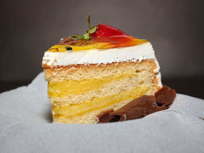 PEDAÇO DE TORTA DE MARACUJÁ