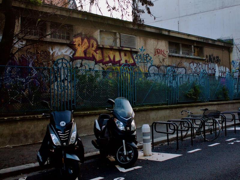 MOTOS: QUARTIER LATIN