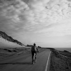 CICLISTA SOLITÁRIO - PIPA, RN - QUADRADO