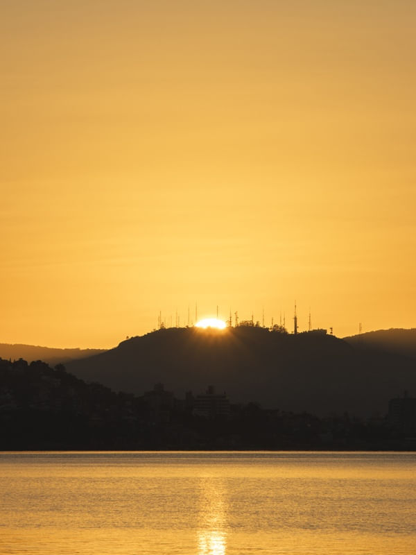NASCER DO SOL NO MORRO DA CRUZ