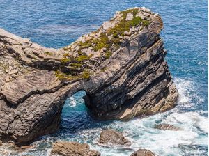 ONDAS E FALÉSIAS EM ZAMBUJEIRA DO MAR
