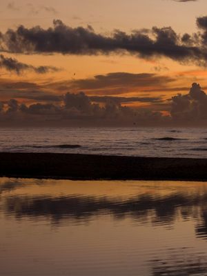 NASCER DO SOL NA LAGOA DE CARAPEBUS - TRÍPTICO - ESQUERDO