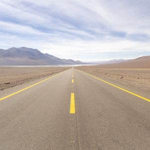 DESERT ROAD