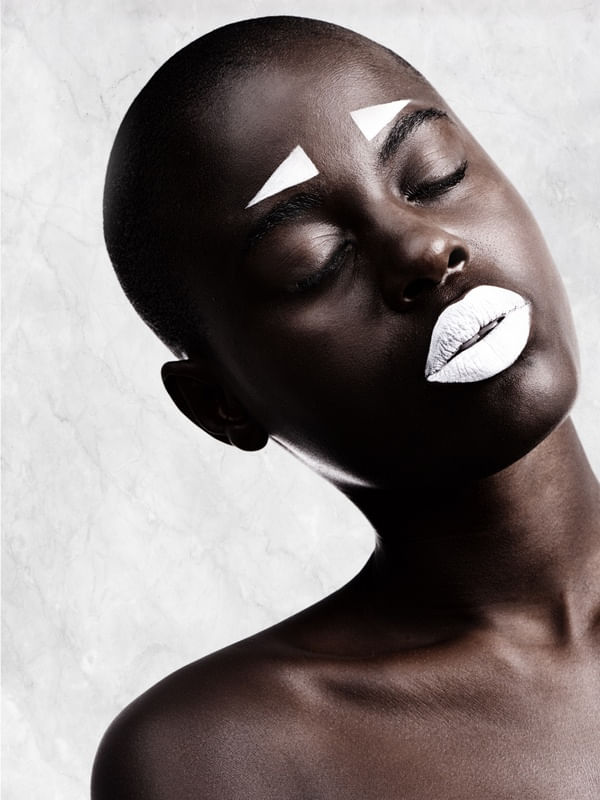 WHITE QUEEN 1