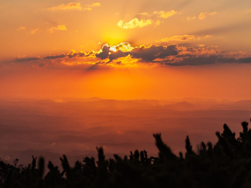 PÔR DO SOL DO ALTO DA MONTANHA LL