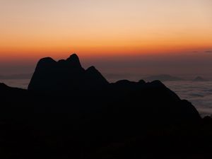 SILHUETA DO PICO PARANÁ
