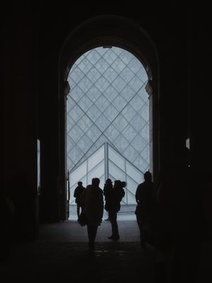 MUSEU DO LOUVRE EM PARIS