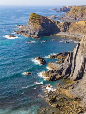 FALÉSIAS E PRAIA EM ARRIFANA, PORTUGAL 2