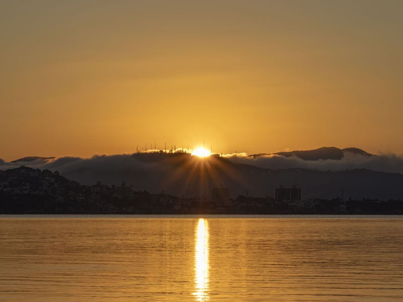 NASCER DO SOL NO MORRO DA CRUZ II