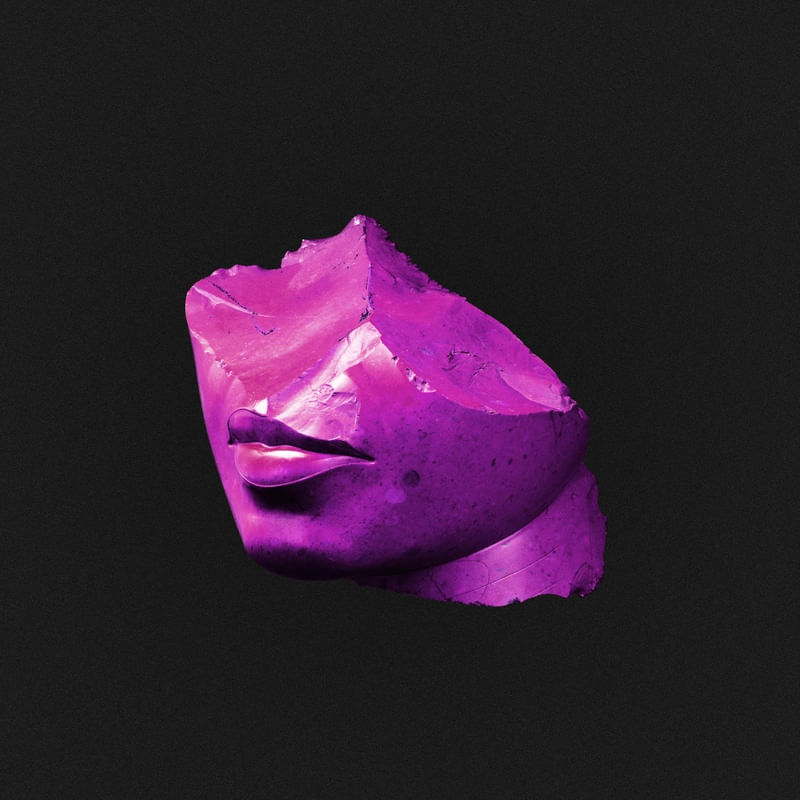 FRAGMENT OF A QUEEN'S FACE - FUCHSIA