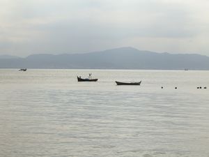 DOIS BARCOS NO MAR